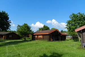 vollausgestattetes Ferienhaus im Ferienpark Lauterdörfle in Hayingen – Lauterdörfle 57, 72534 Hayingen – Vorschaubild 1