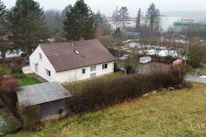 Schönes EFH in Top-Lage, stadtnah und trotzdem äußerst ruhig – Die vollständige Adresse der Immobilie erhältst du vom Anbieter., 97828 Marktheidenfeld – Vorschaubild 3