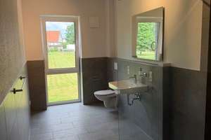 ERSTBEZUG - Obergeschosswohnung mit Balkon im "Leuchtenburger Garten" in Bad Essen-Eielstädt! – Hinter der Leuchtenburg 1, 49152 Bad Essen – Vorschaubild 2