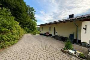 Modernes Zweifamilienhaus mit großem Grundstück & nachhaltiger Energietechnik! – Die vollständige Adresse der Immobilie erhältst du vom Anbieter., 94579 Zenting – Vorschaubild 4