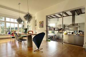 ALTBAUVILLA IM ENGLISCHEN LANDHAUSSTIL, freistehend, mitten in der Natur.  – Die vollständige Adresse der Immobilie erhältst du vom Anbieter., 60439 Niederursel, Frankfurt am Main – Vorschaubild 3