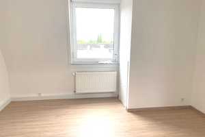 Mainnähe, Einbauküche, Balkon! Gepflegte, helle 3-Zimmer-Dachwohnung, Offenbach-Bürgel – Offenbach am Main – Vorschaubild 2