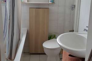 Sehr schön geschnittene 3 Zimmer-Wohnung, 65 qm, mit Einbauküche in Mainz-Neustadt, WG-geeignet – Die vollständige Adresse der Immobilie erhältst du vom Anbieter., 55118 Neustadt, Mainz – Vorschaubild 2