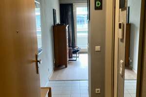 Möbliertes 1-Zimmer-Studio | Balkon | Concierge | Berlin-Mitte | Provisionsfrei – Die vollständige Adresse der Immobilie erhältst du vom Anbieter., 10117 Mitte (Ortsteil), Berlin – Vorschaubild 3