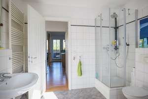 Lichtdurchflutete DG-Wohnung in Toplage – Fahrstuhl, EBK inkl., sofort bezugsfrei, von privat – Die vollständige Adresse der Immobilie erhältst du vom Anbieter., 4229 Schleußig, Leipzig – Vorschaubild 7