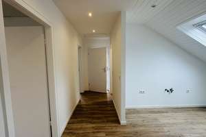Modernisierte 3-Zimmer-Wohnung mit eigenem Garten & Weitblick – Johann-Peter-Frohnstr. 13, 42855 Schöne Aussicht, Remscheid – Vorschaubild 3