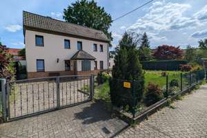 Platz für neue Ideen: Einfamilienhaus in Bonn-Beuel Küdinghoven