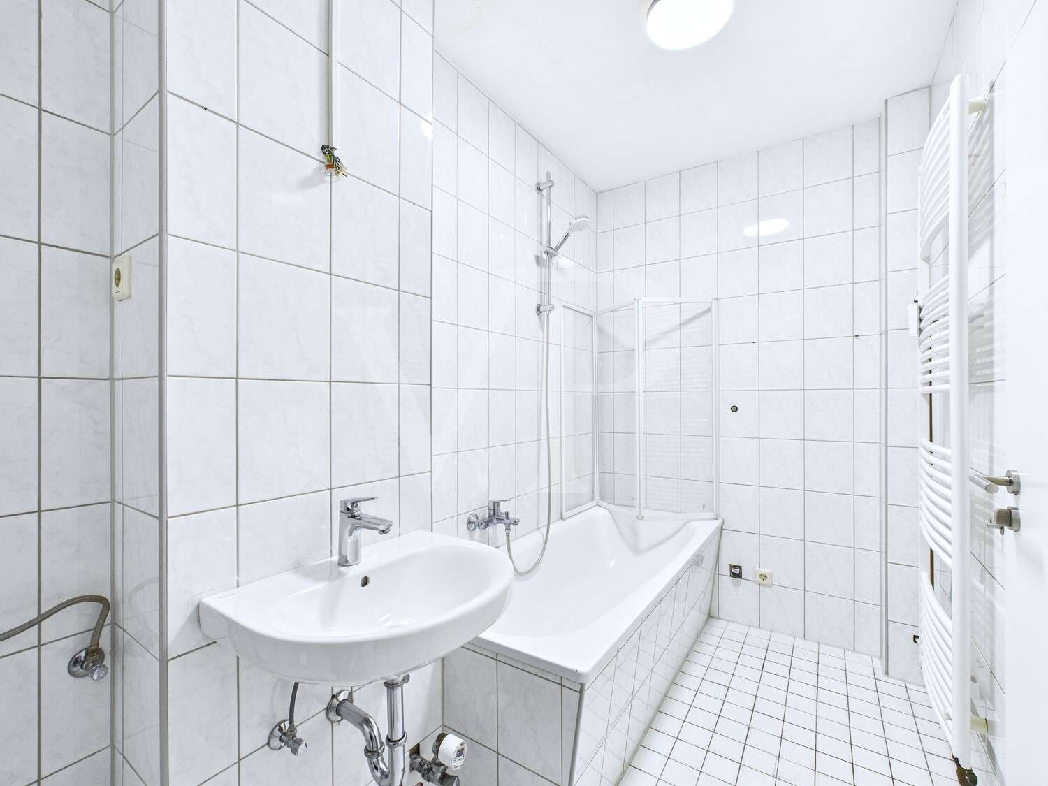 Immobilie in Emden - Hell und modern: Renovierte 4-Zimmer-Wohnung in Emden - Bild 4