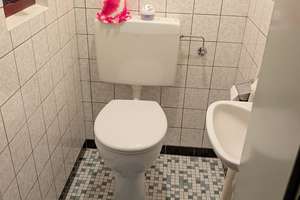 Idyllisch gelegenes EFH mit großem Grundstück und viel Nebenfläche!
Für Handwerker! – Die vollständige Adresse der Immobilie erhältst du vom Anbieter., 26919 Brake (Unterweser) – Vorschaubild 12