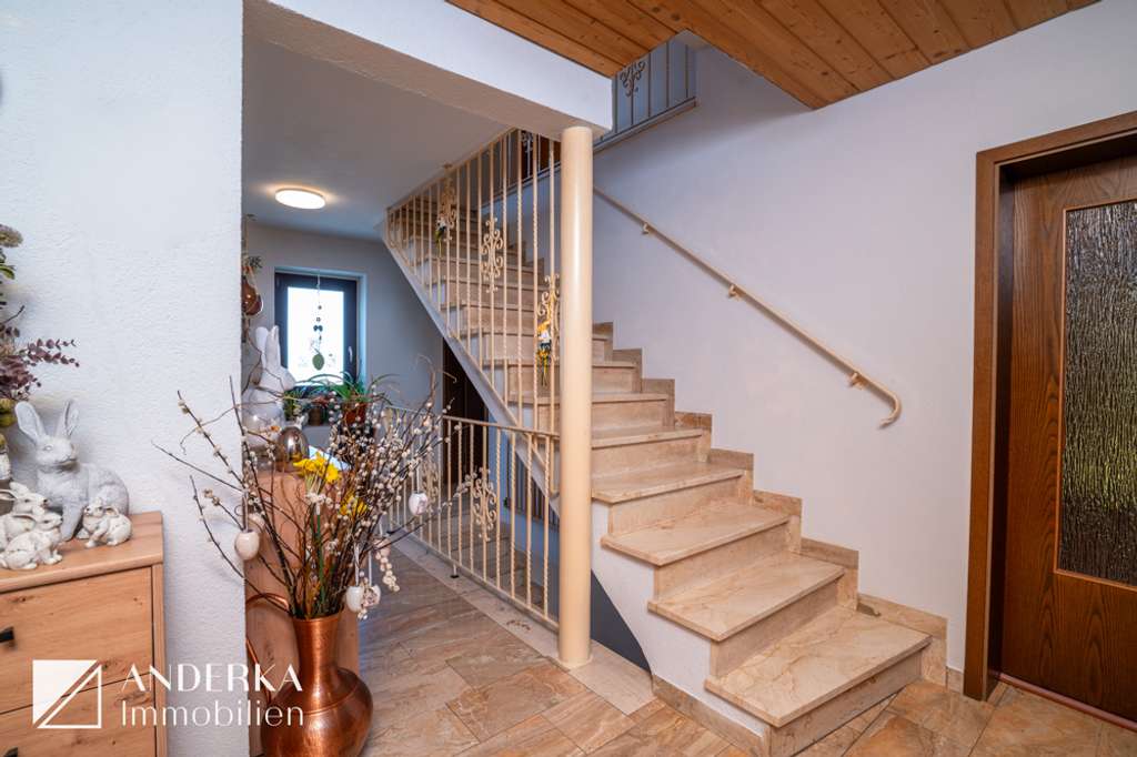 Immobilie in Pfaffenhofen an der Roth - Liebevoll gepflegtes Einfamilienhaus - mit Garten und viel Platz zum Wohlfühlen! - Bild 4