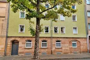 Kompakte 2-Zimmer-Dachgeschosswohnung in zentraler Lage der Nürnberger Südstadt