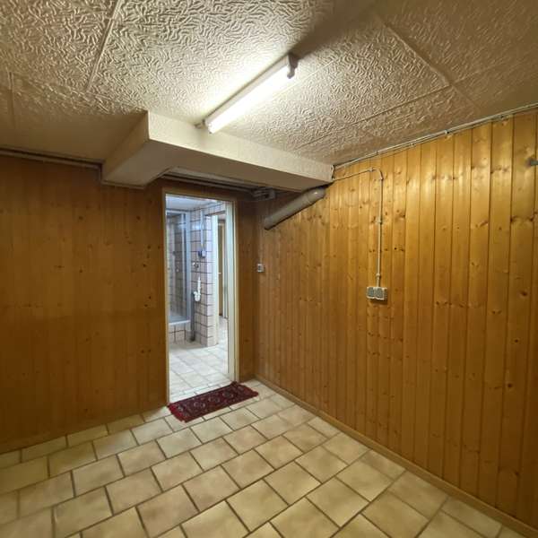*** schönes Mittelreihenhaus mit Wintergarten - Garten u. Garage - in verkehrsberuhigter Lage **