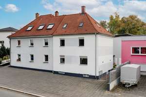 Wunderschöne Doppelhaushälfte – Liebevoll renoviert mit Gartenparadies – Die vollständige Adresse der Immobilie erhältst du vom Anbieter., 90453 Reichelsdorf, Nürnberg – Vorschaubild 2