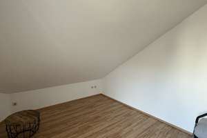 Großzügige 2-Zimmer-Dachgeschosswohnung mit zwei Balkonen in Koblenz-Güls – Die vollständige Adresse der Immobilie erhältst du vom Anbieter., 56072 Güls, Koblenz – Vorschaubild 14