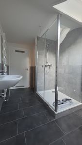 lichtdurchflutete, sanierte 3-Zimmer-DG-Wohnung in MG-Rheydt