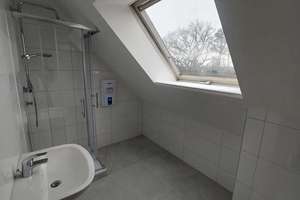 Wohnen mit Charakter: Modernisierte (Anfang 2024) Maisonette Wohnung in Köln Rath-heumAr – Rather Mauspfad 51, 51107 Rath/Heumar, Köln – Vorschaubild 8