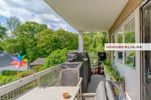 IMMOBERLIN.DE - Toplage! Komfortable Wohnung mit Sonnenbalkon beim Hubertussee
