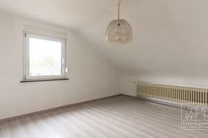 Gepflegtes Einfamilienhaus mit Garten, Balkon und Doppelgarage in Ludwigswinkel – Die vollständige Adresse der Immobilie erhältst du vom Anbieter., 66996 Ludwigswinkel – Vorschaubild 4