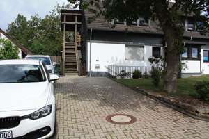 Gepflegte 5-Zimmer-DG-Wohnung mit Balkon und Einbauküche in ruhiger Wohnlage