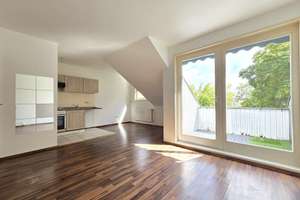 Bezugsfreie Wohnung mit Balkon und grünem Innenhof