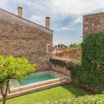 Charmantes Dorfhaus im Baix Empordà mit rustikalem Stil, Garten und privatem Pool