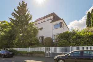 Heute für später kaufen: Elegante Stadthaus-Doppelhälfte mit Charme und schönem Garten! – Pforzheim – Vorschaubild 1