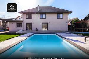 Moderne Stadtvilla mit Pool und großzügigem Garten – luxuriöses Wohnen in ruhiger Lage von Neuried – Die vollständige Adresse der Immobilie erhältst du vom Anbieter., 77743 Neuried – Vorschaubild 1