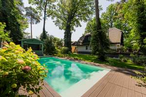 Großzügiges Einfamilienhaus mit Pool und Wellnessbereich in familienfreundlicher Lage – Die vollständige Adresse der Immobilie erhältst du vom Anbieter., 14089 Kladow, Berlin – Vorschaubild 2