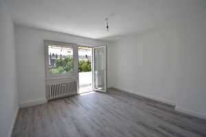 Direkt am Marktplatz! Renovierte 2-Zimmer-Whg mit Balkon in DU-Beeck – Marktplatz 14, 47139 Duisburg – Vorschaubild 1