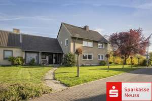 Zweifamilienhaus in Jüchen Hochneukirch – 110m² Wohnfläche auf großem Grundstück – Die vollständige Adresse der Immobilie erhältst du vom Anbieter., 41363 Jüchen – Vorschaubild 1