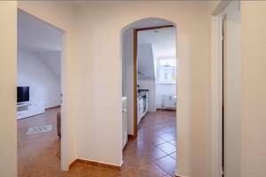 Möbliert: Dachgeschosswohnung mit guter Anbindung in Südlage – Die vollständige Adresse der Immobilie erhältst du vom Anbieter., 81825 Gartenstadt Trudering, München – Vorschaubild 9