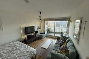 15 Min vom DOM. AGNESVIERTEL + Balkon 1ZKB möbeliert – Neusserstrasse 30-32, 50670 Köln – Vorschaubild 1