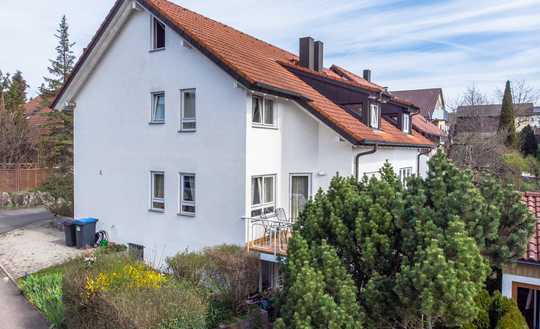 Großzügige Doppelhaushälfte mit Einliegerbereich und Wintergarten