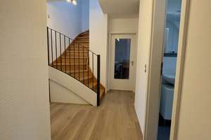 Möblierte, stilvolle 2,5 Maisonette-Wohnung mit EBK – Schellingstraße 13, 86167 Lechhausen-West, Augsburg – Vorschaubild 3