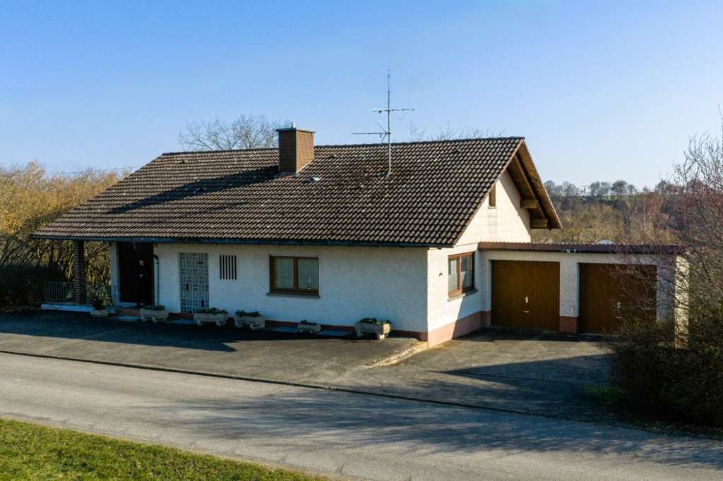 Immobilie in Wutach - Familienidylle in traumhafter, naturnaher Lage - Freistehendes EFH mit 182m² Wfl. und schönem Garten - Bild 1