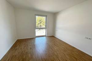 Erstbezug: Helle 3 Zimmer mit Balkon, Einbauküche, Echtholz-Parkett, Bad mit Walk-In-Dusche, Aufzug – Biklenstraße 10, 70327 Untertürkheim (Ortsteil), Stuttgart – Vorschaubild 9