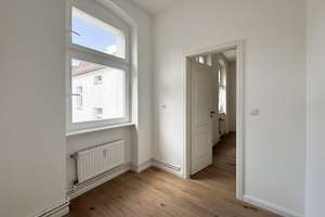Helle 1,5-Zi-Whg mit offene Einbauküche – frisch saniert & bezugsfrei – Oldenburger Str. 28, 10551 Moabit, Berlin – Vorschaubild 3