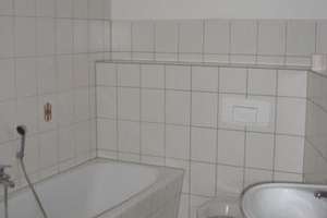 Kompakte Hinterhaus DG 2,5-Zimmer mit Einbauküche, Laminat und Wanne in uninaher Lage! – Rembrandtstraße 31 A, 9111 Zentrum, Chemnitz – Vorschaubild 11