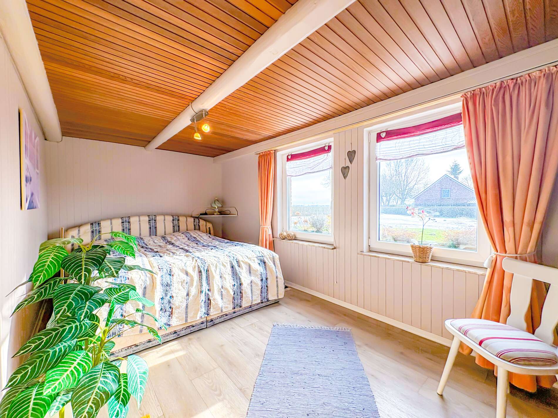 Immobilie in Wangerland - Ein Preis, doppelte Perspektiven – Zwei Häuser in unverbauter Lage mit freiem Blick - Bild 3