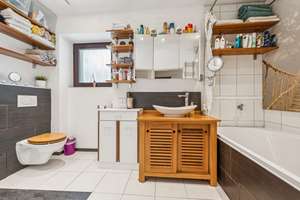 Einfamilienhaus mit Einliegerwohnung direkt an der Natur, energetisch saniert – Die vollständige Adresse der Immobilie erhältst du vom Anbieter., 28777 Rekum, Bremen – Vorschaubild 8