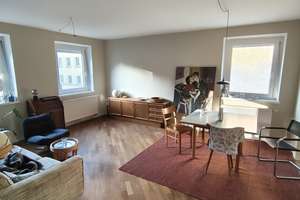 Hochwertige 4-5 Zimmer Wohnung mit Einbauküche in sehr zentraler Lage