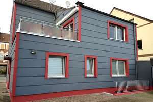 Energetisch saniertes 4-Familienhaus mit 4 Garagen**Top Zustand