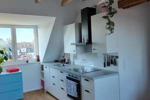 Geschmackvolle Dachgeschosswohnung mit offenem Wohn- und Küchenbereich in Köln-Merheim – 51109 Merheim, Köln – Vorschaubild 7