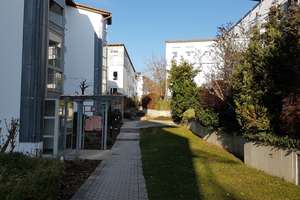 Helle 3-Zimmer-Wohnung mit Terrasse, Garten und EBK in ruhiger Lage – Die vollständige Adresse der Immobilie erhältst du vom Anbieter., 65199 Dotzheim, Wiesbaden – Vorschaubild 2