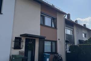 Charmantes und provisionsfreies Reihenmittelhaus mit 6 Zimmern in Ingolstadt-Nordwest