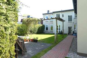 KIEL-HOLTENAU: Großzügige und freiwerdende 4,5-Zimmer-Wohnung über 2 Ebenen mit Loggia und Carport – Immelmannstraße 13, 24159 Holtenau, Kiel – Vorschaubild 4