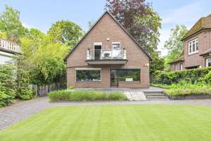 Ein Haus für das echte Familienleben – viel Platz in Hamburg-Rissen – Die vollständige Adresse der Immobilie erhältst du vom Anbieter., 22559 Rissen, Hamburg – Vorschaubild 1