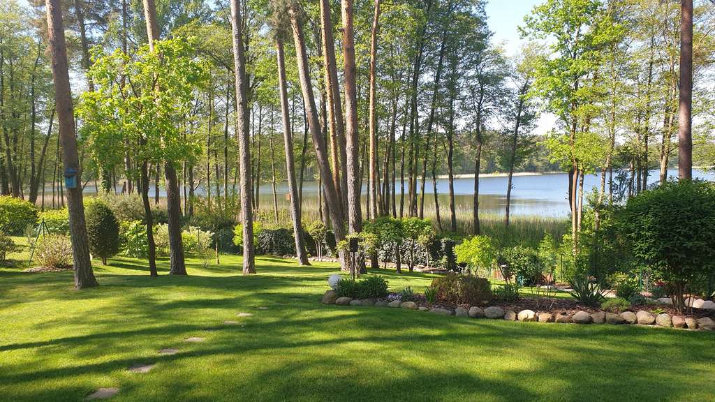 Immobilie in Lindow (Mark) - Luxus-Ferienhaus direkt am See(1.Reihe) - 1200 m² Seegrundstück, 45 Min Berlin - Provisionsfrei - Bild 0