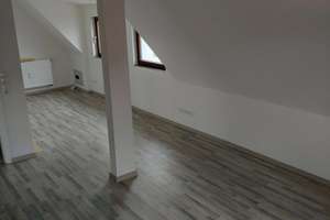 Modernes Wohnen in Augsburg: 2019 Saniertes Dachgeschoss mit moderner Einbaukücke – Die vollständige Adresse der Immobilie erhältst du vom Anbieter., 86163 Hochzoll-Süd, Augsburg – Vorschaubild 5