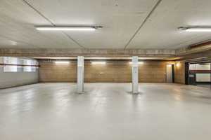 Bestlage: Architektenvilla im 
Bauhausstil mit 5 TG-Plätzen! – Regensburg – Vorschaubild 44